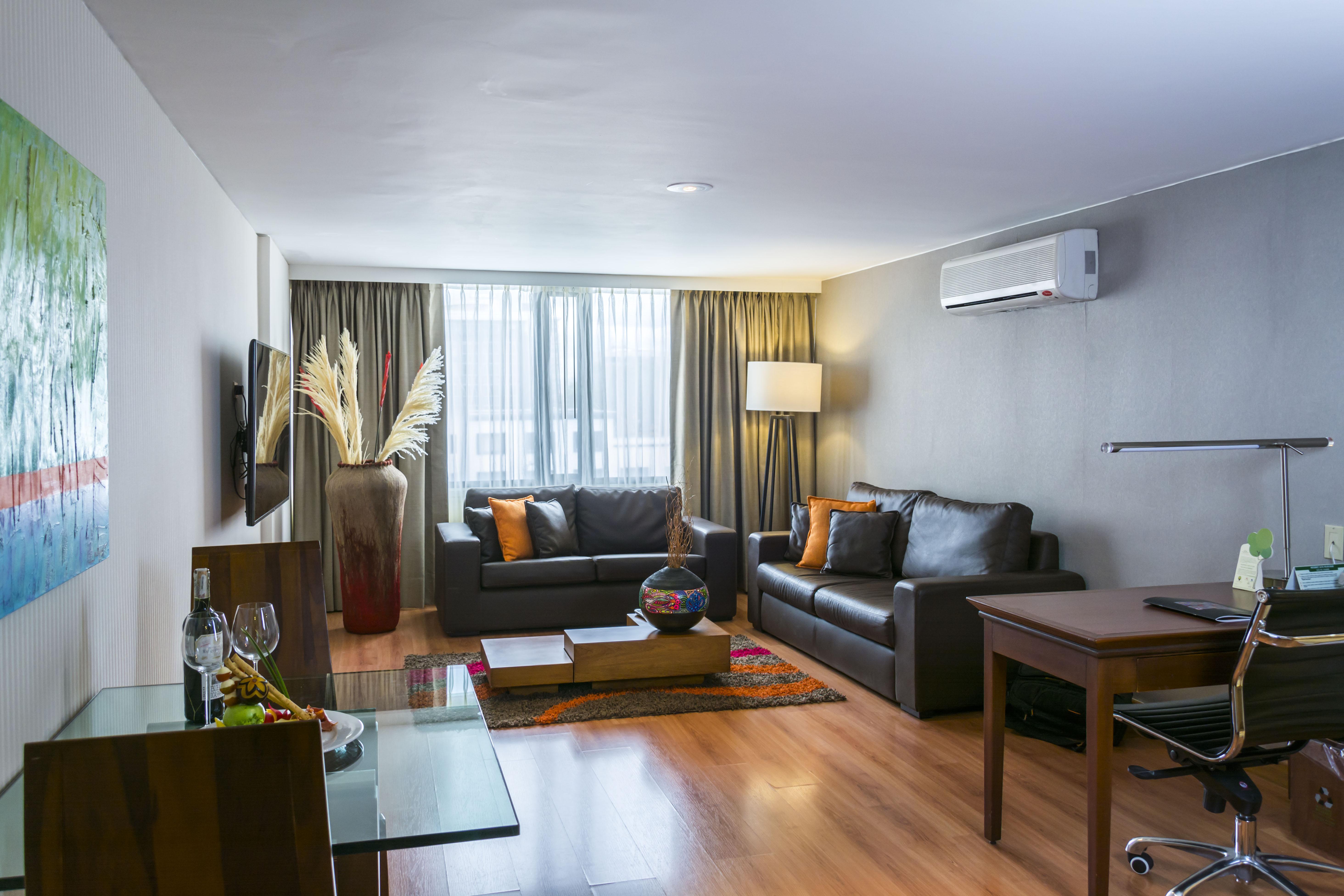 Bogota Plaza Hotel Esterno foto Living room