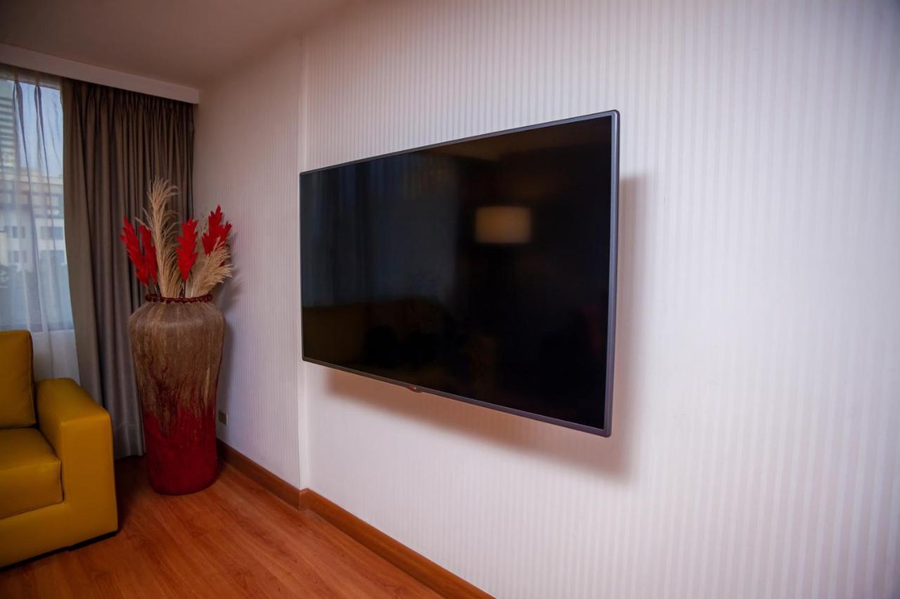 Bogota Plaza Hotel Esterno foto A 4K television