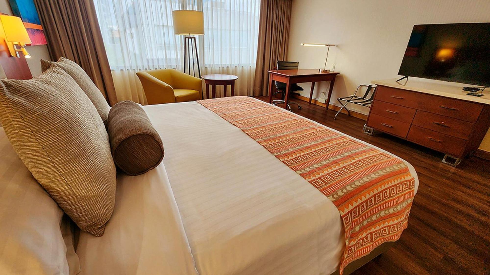 Bogota Plaza Hotel Esterno foto A bed runner