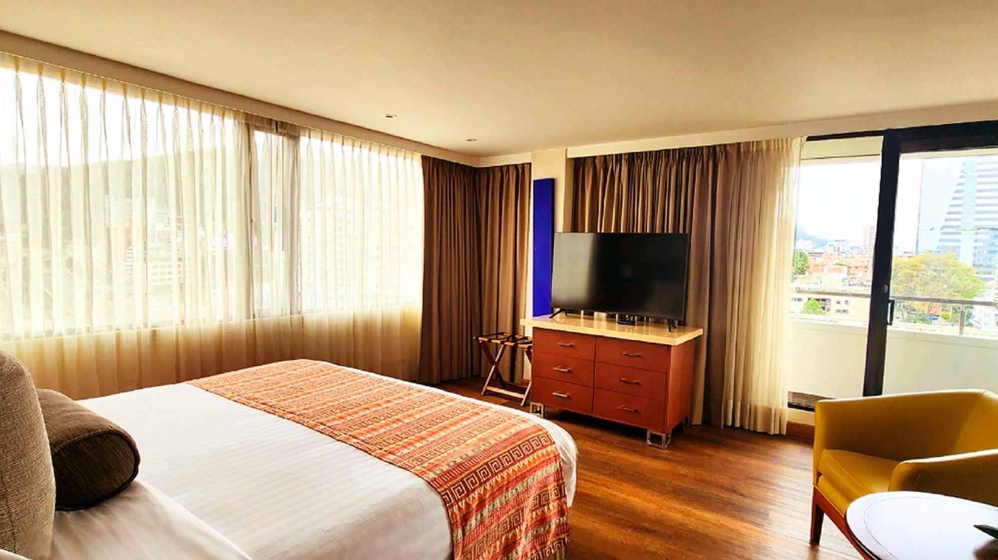 Bogota Plaza Hotel Esterno foto A bedroom at the hotel
