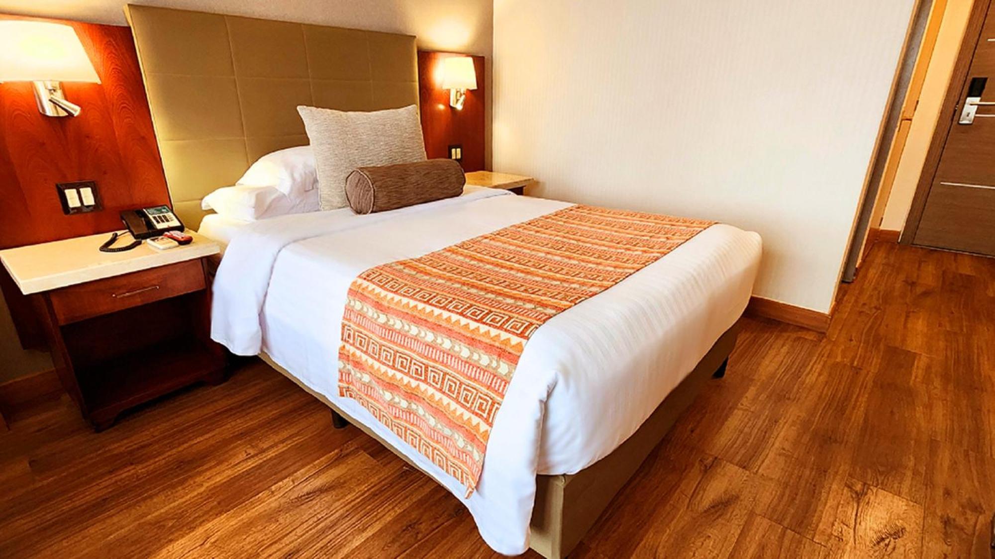 Bogota Plaza Hotel Esterno foto A bed runner