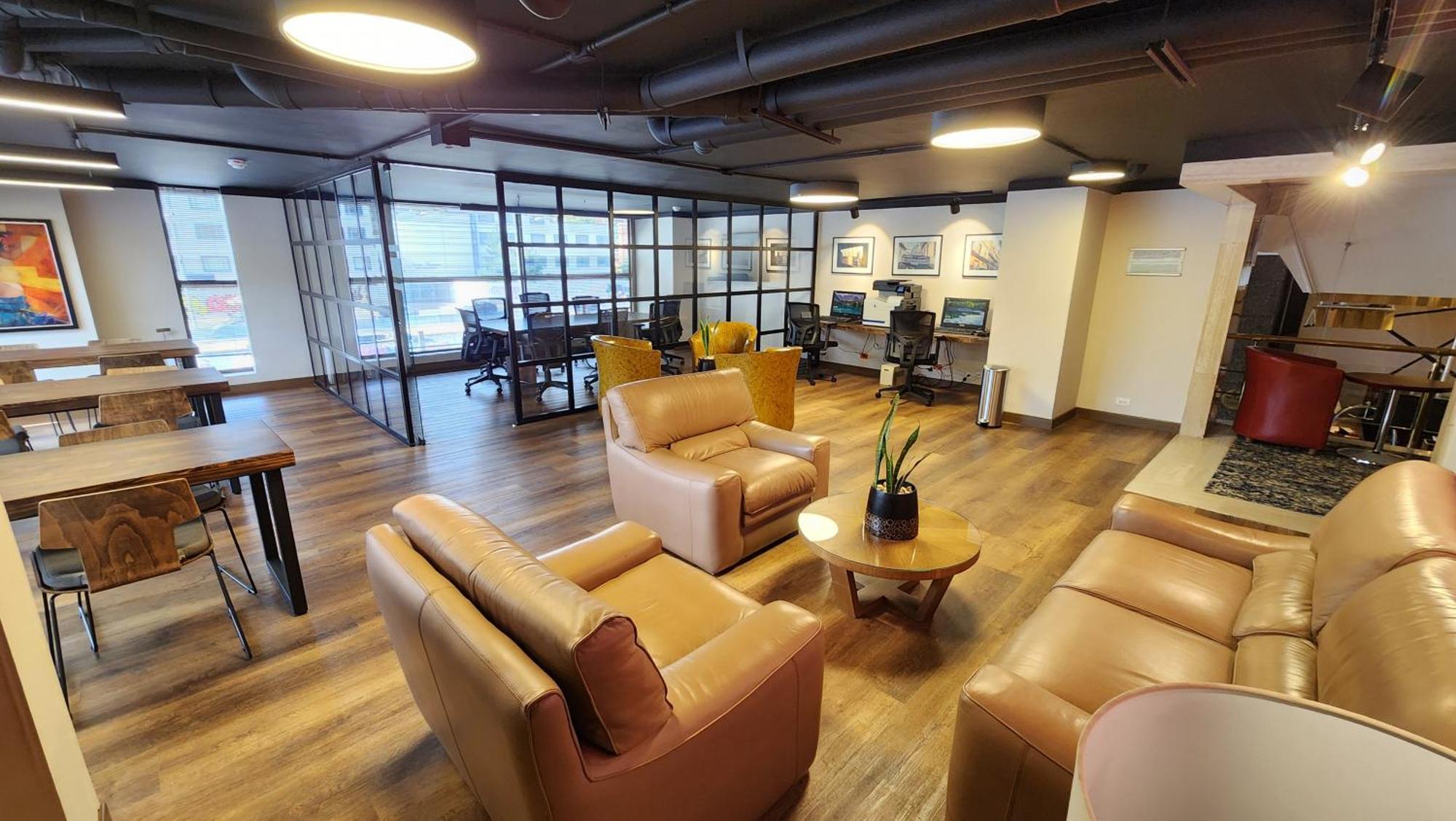 Bogota Plaza Hotel Esterno foto The lounge at the airport