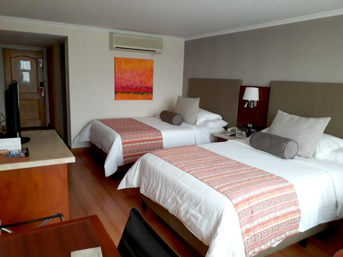 Bogota Plaza Hotel Esterno foto A room at the hotel
